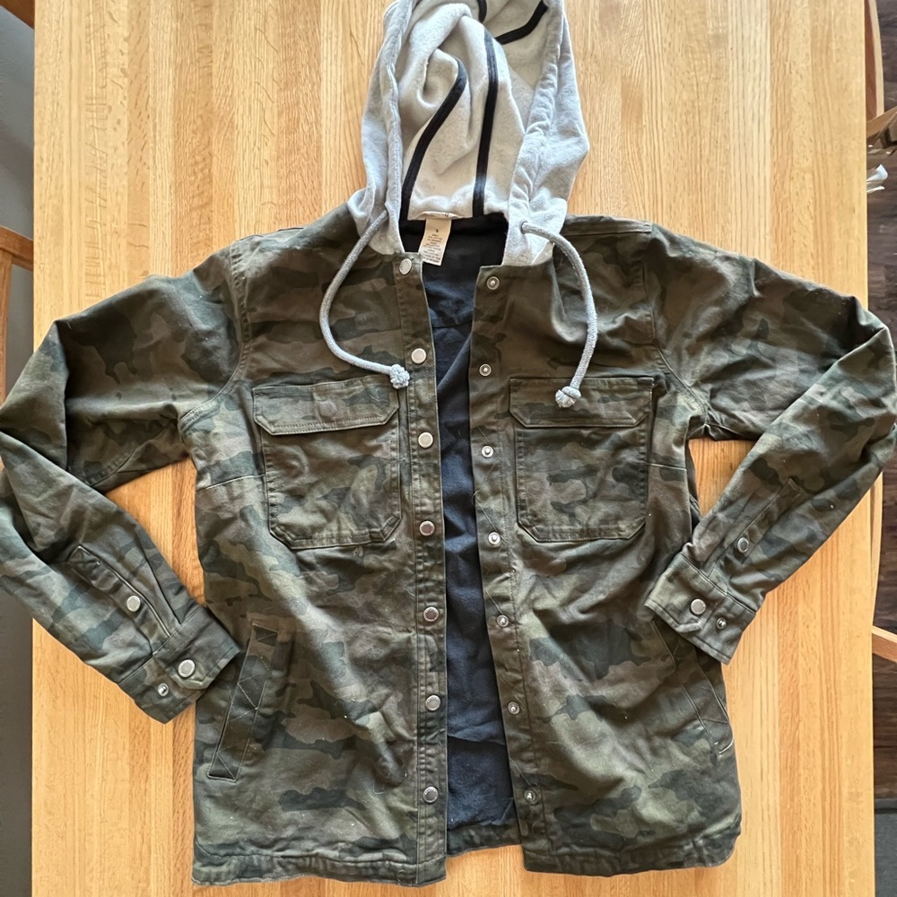 Duluth trading camp jacket. Size small. Only wore a couple times.